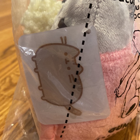 Pusheen CULTUREFLY Plush - Picture 5 of 6